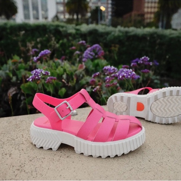 SOREL BERRY FRESH SANDALS w buckle detail!! These are adorable! Quality!! 8.5 - Picture 3 of 10